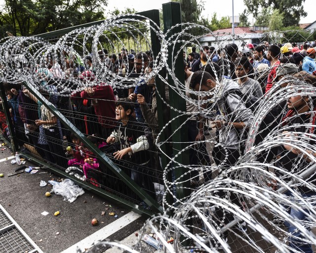 europe-migrant-fence