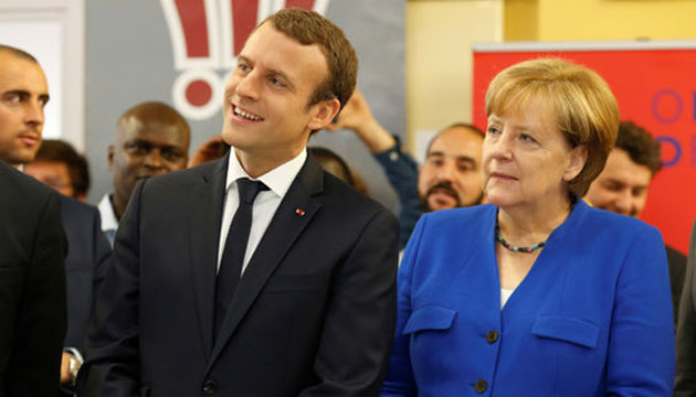 Emmanuel Macron i Angela Merkel (1)