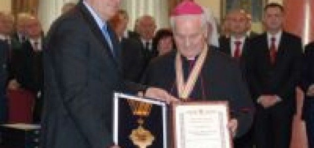 Komarica i Josipović se narugali katolicima u Republici Srpskoj