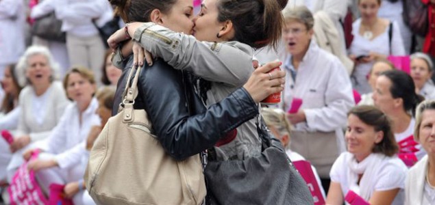 Francuski parlament usvojio ključni član zakona o istospolnim brakovima
