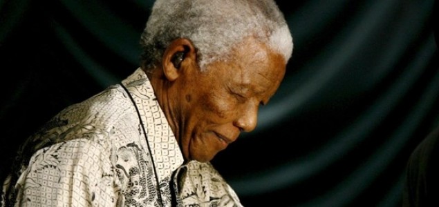 Nelson Mandela u bolnici, stanje mu je ozbiljno