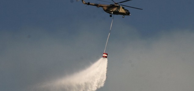 Dva vojna helikoptera gase požare, u Jablanici vape za kanaderima