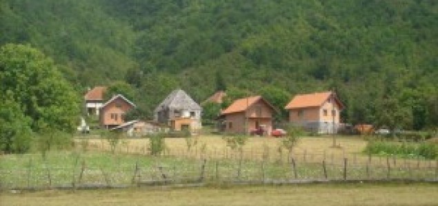 Nasilje nad povratnicima: Muniza Oprašić će morati platiti hiljade maraka čovjeku koji je bespravno koristio njenu kuću