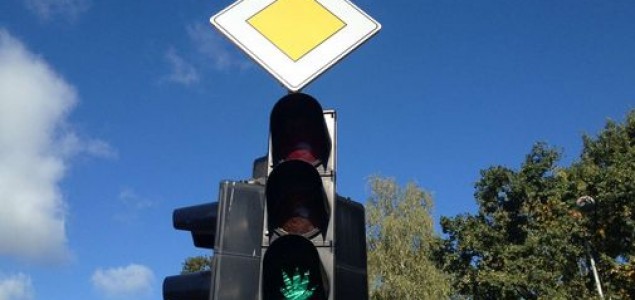 U Zagrebu semafor koji svijetli u obliku marihuane