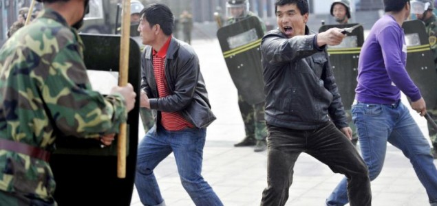 Kineska policija smaknula devet napadača naoružanih hladnim oružjem