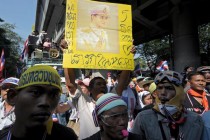Rođendan tajlandskog kralja zaustavio je prosvjede: Adulyadej pozvao građane da počnu surađivati radi stabilnosti