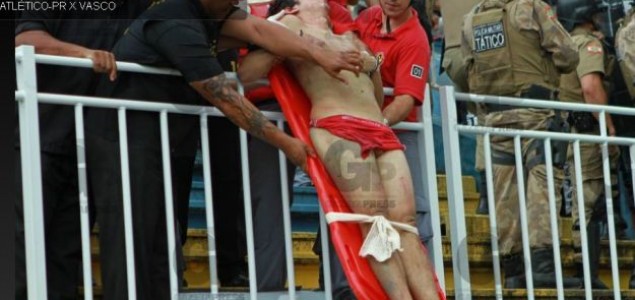 Stravične scene s brazilskog stadiona: Vojska i policija jedva smirile huligane, jedan navijač poginuo!