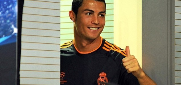 Ronaldo “favorit” za večerašnje osvajanje Zlatne lopte?!