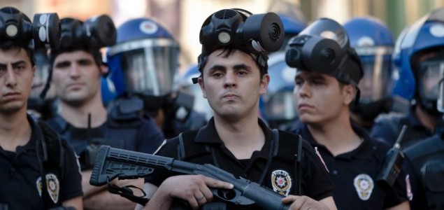 Turska: U Ankari smijenjeno 350 policijskih službenika