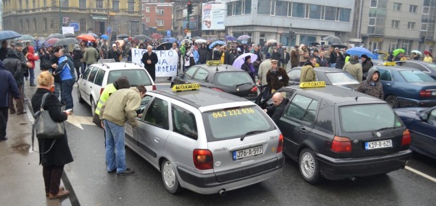 Protesti u Sarajevu: Taksisti se pridružili demonstrantima