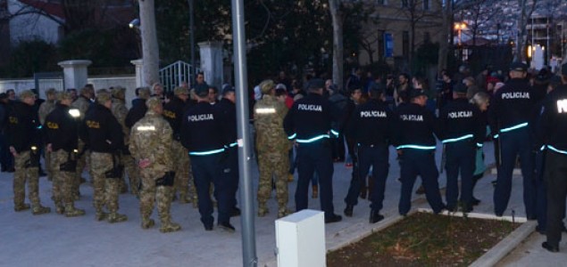 50 dana bunta: Socijalni protesti i ratne igre u Mostaru