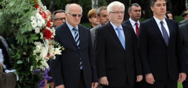 Josipović, Milanović i Leko položili vijence na Mirogoju: Hrvatska slavi 23. rođendan