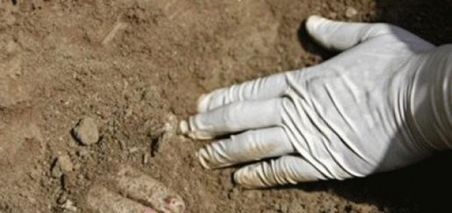 Poplave otkrile dvije masovne grobnice: Žrtvama ruke vezane žicom