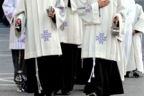 Treba li uvesti crkveni porez: Mirovine svećenika dvostruko veće od prosjeka