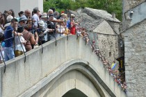 Šetnjom mira Mostarci proslavili Dan pobjede nad fašizmom