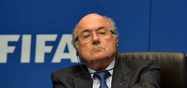 Javni poziv Seppu Blatteru: Odstupi!