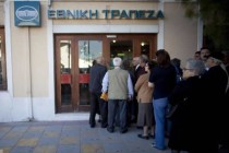 Grčke banke i dalje zatvorene, građani s bankomata mogu podići 60 eura dnevno