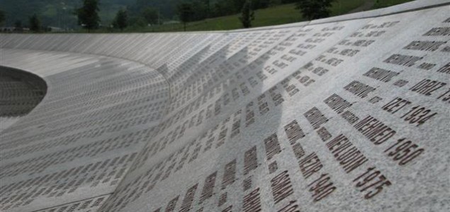 Klanjana dženaza u Potočarima: Žrtve genocida uz jecaje ispraćene na vječni počinak
