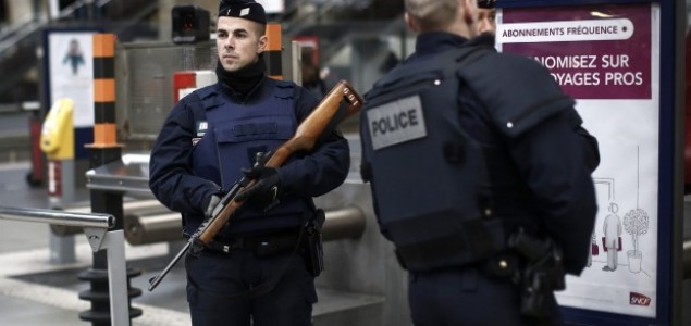 Francuska policija provodi antiterorističke racije diljem zemlje