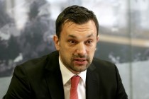 SDU: „Naknadna pamet“ premijera Konakovića