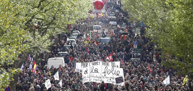 Kaos u Francuskoj, pola milijuna ljudi na ulicama