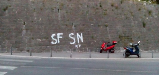 Uhićen zbog natpisa SF-SN: Bolje biti mrtav, nego neslobodan
