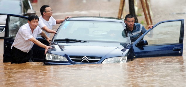 Kina: U poplavama poginulo 25 ljudi, raseljeno više od 33.000