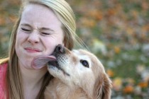 Osam znakova koji jasno pokazuju da vas vaš pas obožava