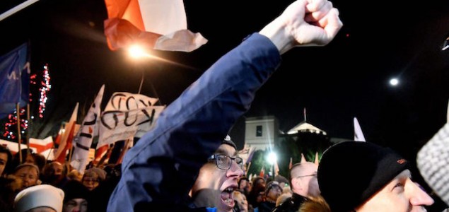 Drama u Poljskoj: Policija izvukla premijerku usred noći iz pobunjenog parlamenta