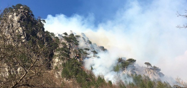 Požar kod Boračkog jezera i dalje aktivan