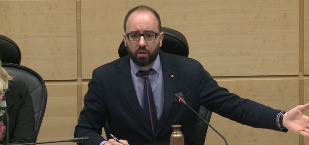 Heroj dana je Damir Mašić: Parlamenta FBiH  usvojio  rezoluciju o osudi inicijative za federalizaciju države