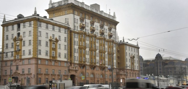Američke diplomate same su 1986. čistile ambasadu u Moskvi