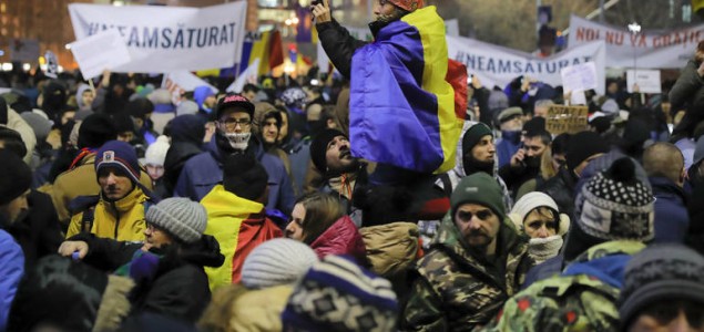 Protesti hiljada Rumuna protiv poreskih propisa