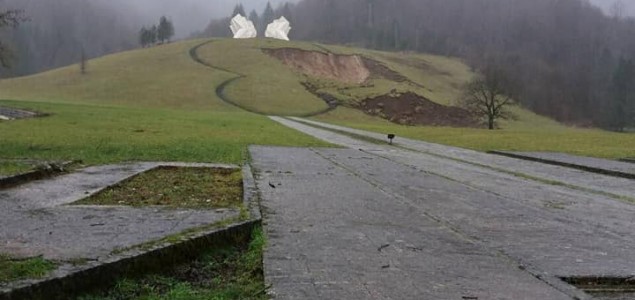 Pokrenuto veliko klizište u blizini spomenika Bitke na Sutjesci