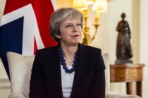 Theresa May sazvala hitan sastanak zbog moguće vojne intervencije u Siriji
