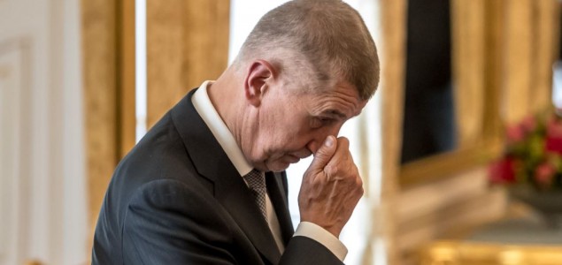Tisuće Čeha traže ostavku premijera