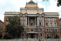 DOK JAVNOST BRUJI O KODEKSU ODIJEVANJA I PONAŠANJA: Sarajevski fakulteti i akademije ostaju bez imovine