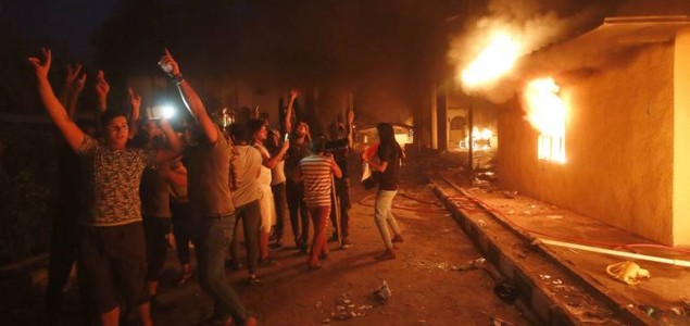 Demonstranti zapalili iranski konzulat u Iraku