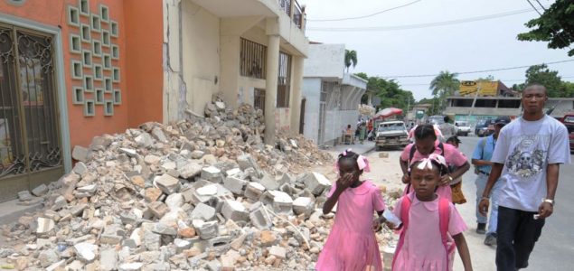 U zemljotresu na Haitiju poginulo najmanje deset ljudi