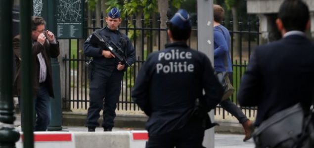 Napadač nožem ranio policajca u Briselu