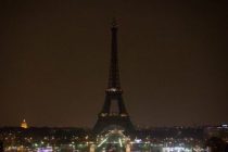 Eiffelov toranj u mraku zbog ubijenih novinara