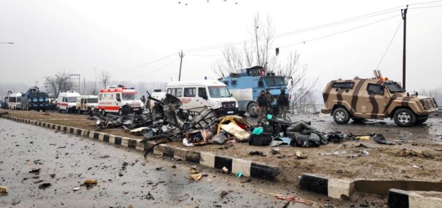 Kašmir: Najmanje 41 vojnik poginuo u bombaškom napadu