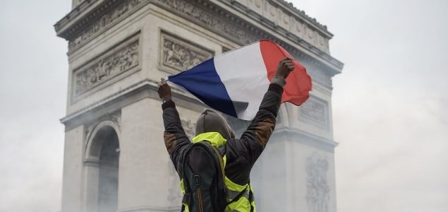 Francuska: Gotovo 2.000 osuđenih zbog nereda na protestima Žutih prsluka