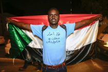 Sudanski prosvjednici prkose policijskom satu nakon svrgavanja Bashira