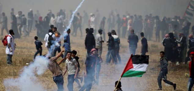 U masovnim protestima na granici Gaze ranjeno 40 Palestinaca