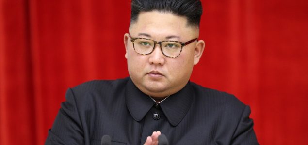 Kim Jong-un pregledao novu podmornicu, sumnja se da sadrži projektile