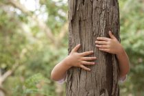 Zasadi drvo, zasadi svoj kiseonik: Povežimo decu s prirodom
