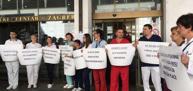 Liječnici i učitelji potpalili hrvatsku „vruću političku jesen“