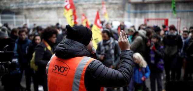 Francuska vlada pregovara sa sindikatima, duboko neslaganje dve strane