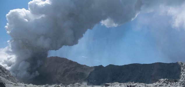 Novi Zeland: U erupciji vulkana jedno poginulo, ima nestalih